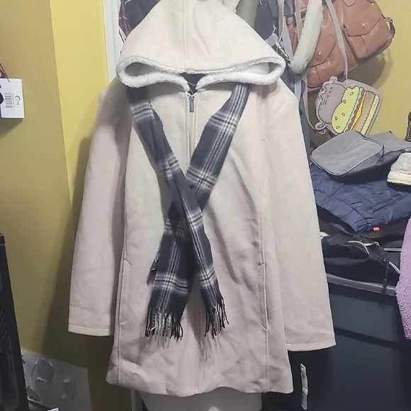 NWT D.E.T.A.I.L.S I.N.C Cozy Beige Hooded Coat with Plaid Scarf Faux Fur Size 3X - Picture 1 of 10